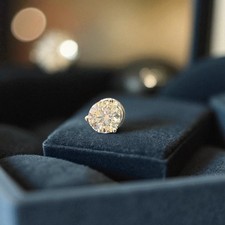 Orecchini da uomo certificati